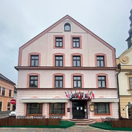 Hotel Bravo Ceska Trebova Buitenkant foto