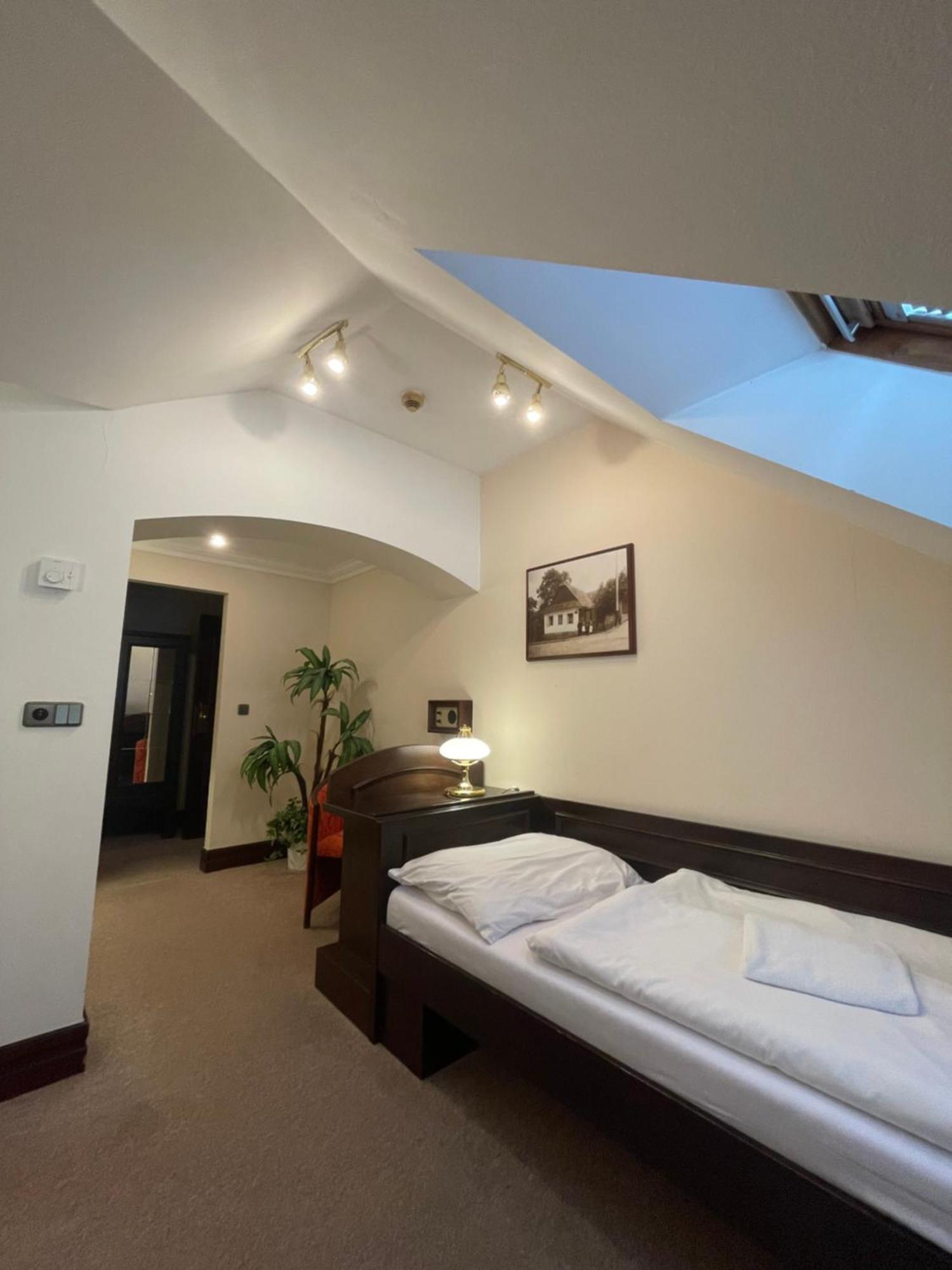 Hotel Bravo Ceska Trebova Buitenkant foto