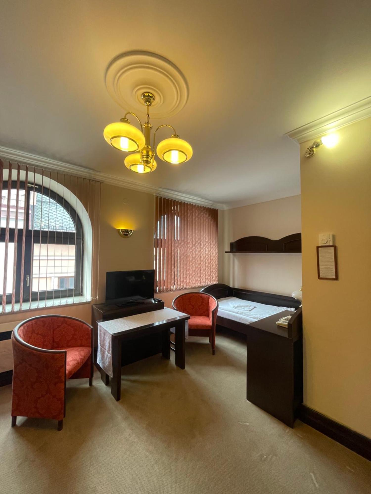 Hotel Bravo Ceska Trebova Buitenkant foto