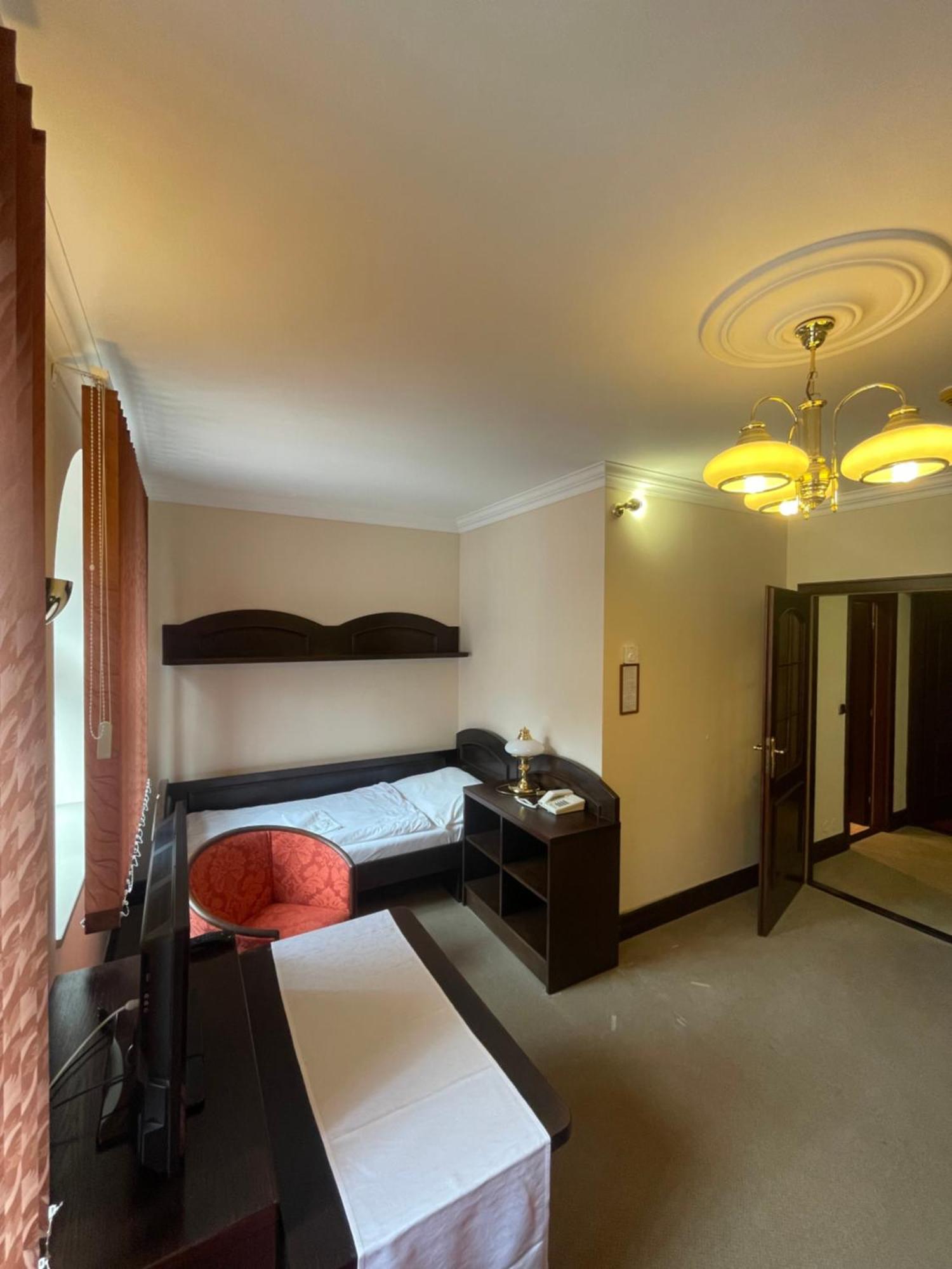 Hotel Bravo Ceska Trebova Buitenkant foto