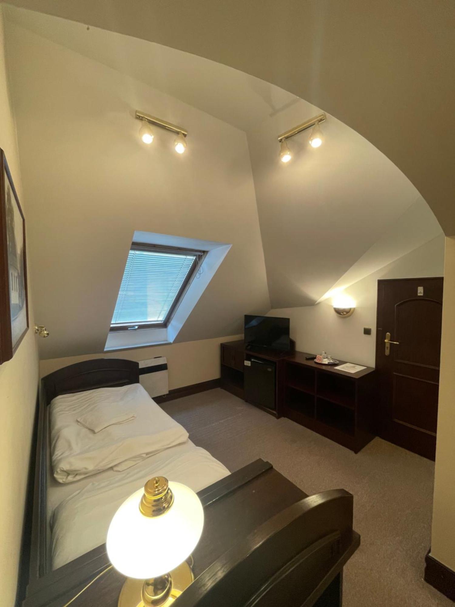 Hotel Bravo Ceska Trebova Buitenkant foto