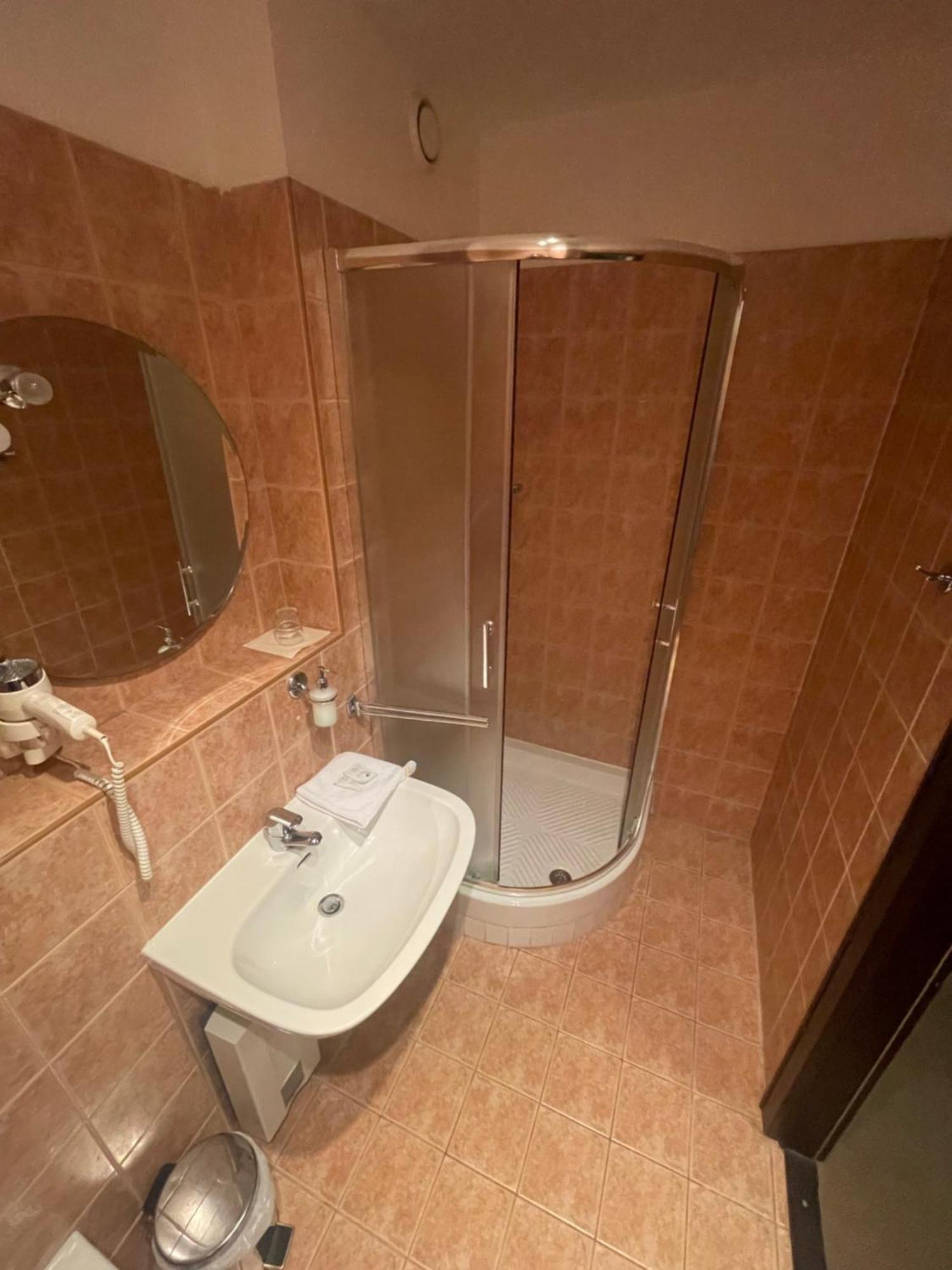 Hotel Bravo Ceska Trebova Buitenkant foto