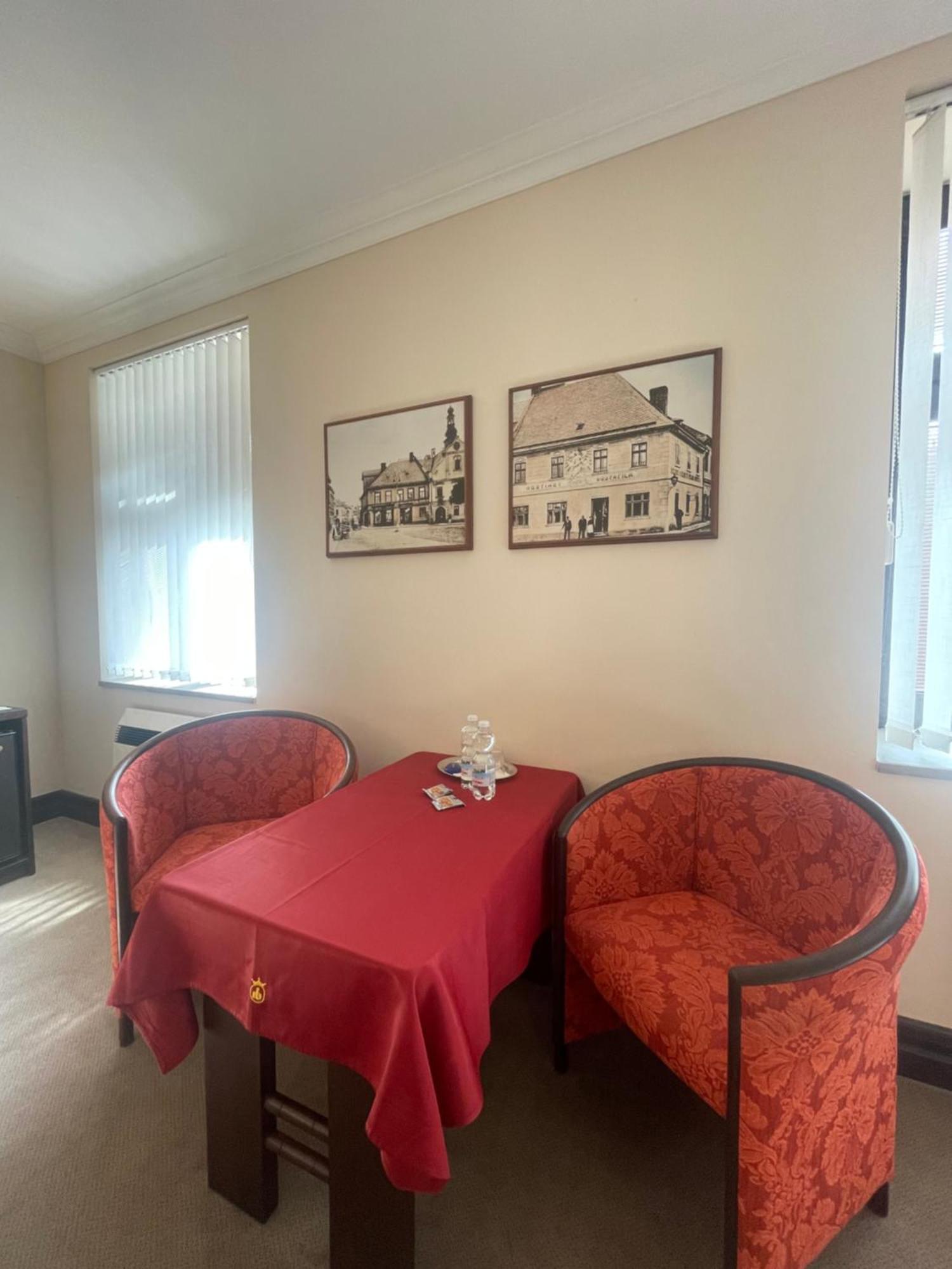 Hotel Bravo Ceska Trebova Buitenkant foto
