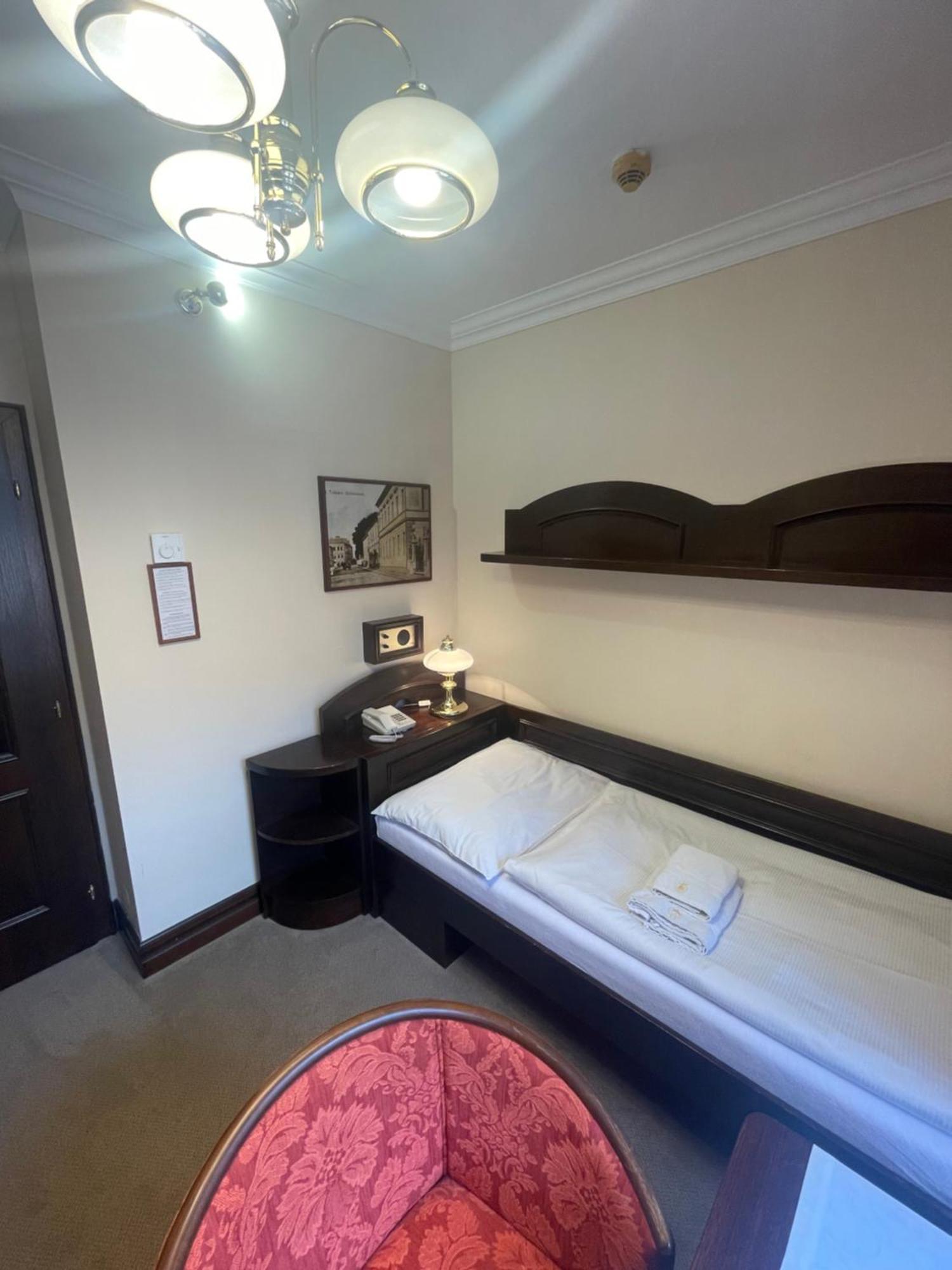 Hotel Bravo Ceska Trebova Buitenkant foto